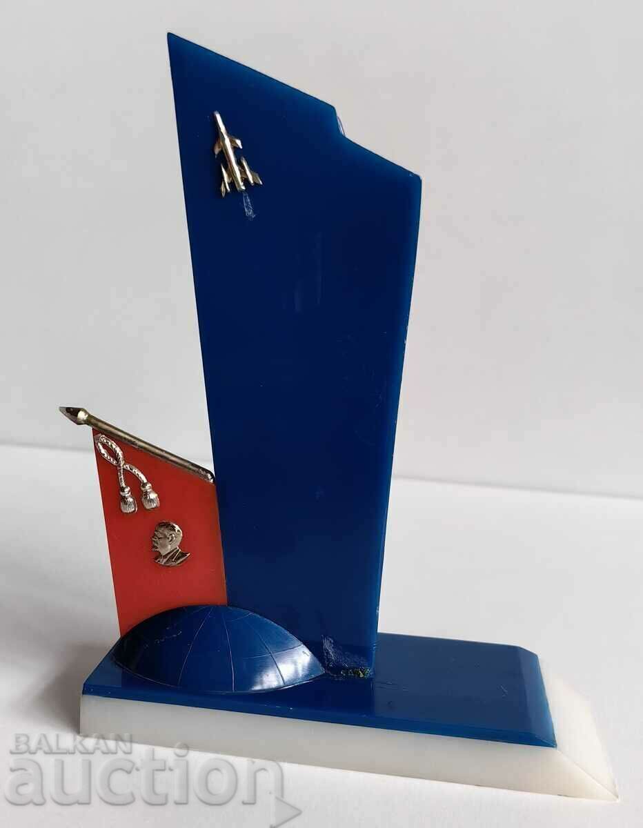 Auction . PENCIL HOLDER LENIN ROCKET FLAG USSR SOC SOVIET SOUVENIR Auction . PENCIL HOLDER LENIN ROCKET FLAG USSR SOC SOVIET SOUVENIR