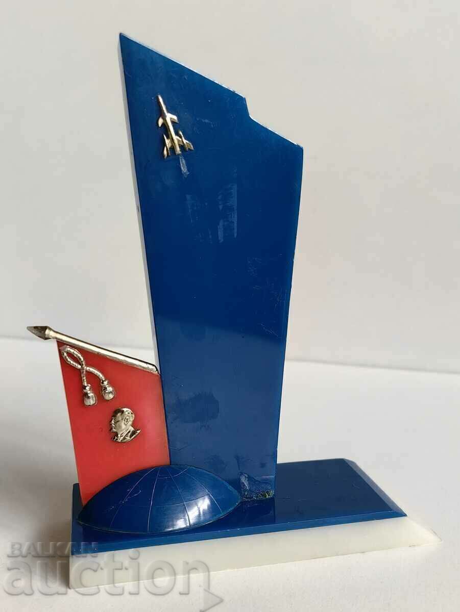. PENCIL HOLDER LENIN ROCKET FLAG USSR SOC SOVIET SOUVENIR . PENCIL HOLDER LENIN ROCKET FLAG USSR SOC SOVIET SOUVENIR