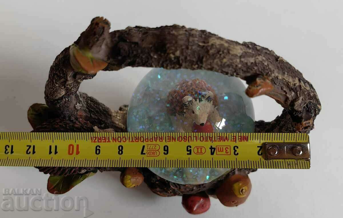 . BEAUTIFUL SOUVENIR BALL WITH FALLING "SNOW" HEDGEHOG - 5 . BEAUTIFUL SOUVENIR BALL WITH FALLING "SNOW" HEDGEHOG - 5