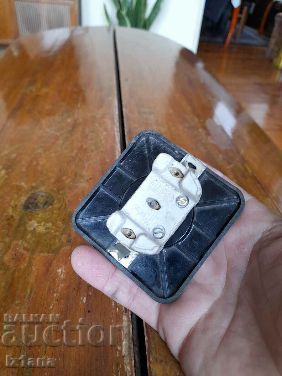 Auction Old electrical outlet Auction Old electrical outlet