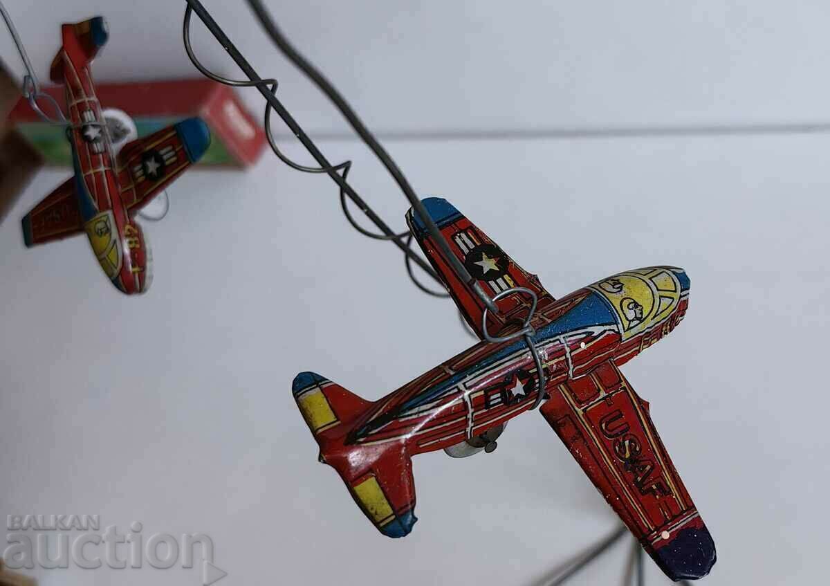 Auction . VERY OLD TOY SHEET METAL PLANES ON PLANE STAND Auction . VERY OLD TOY SHEET METAL PLANES ON PLANE STAND