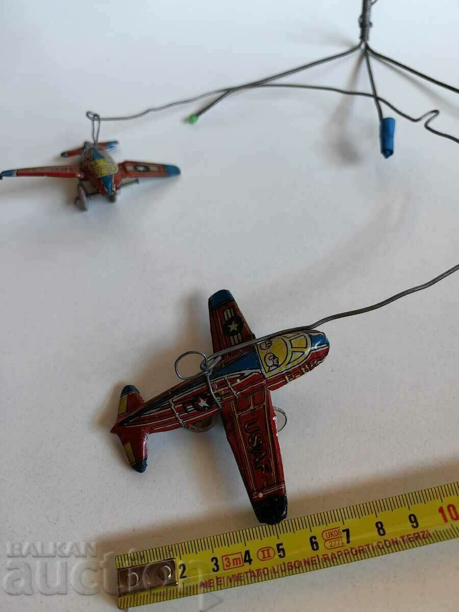 . VERY OLD TOY SHEET METAL PLANES ON PLANE STAND - 7 . VERY OLD TOY SHEET METAL PLANES ON PLANE STAND - 7