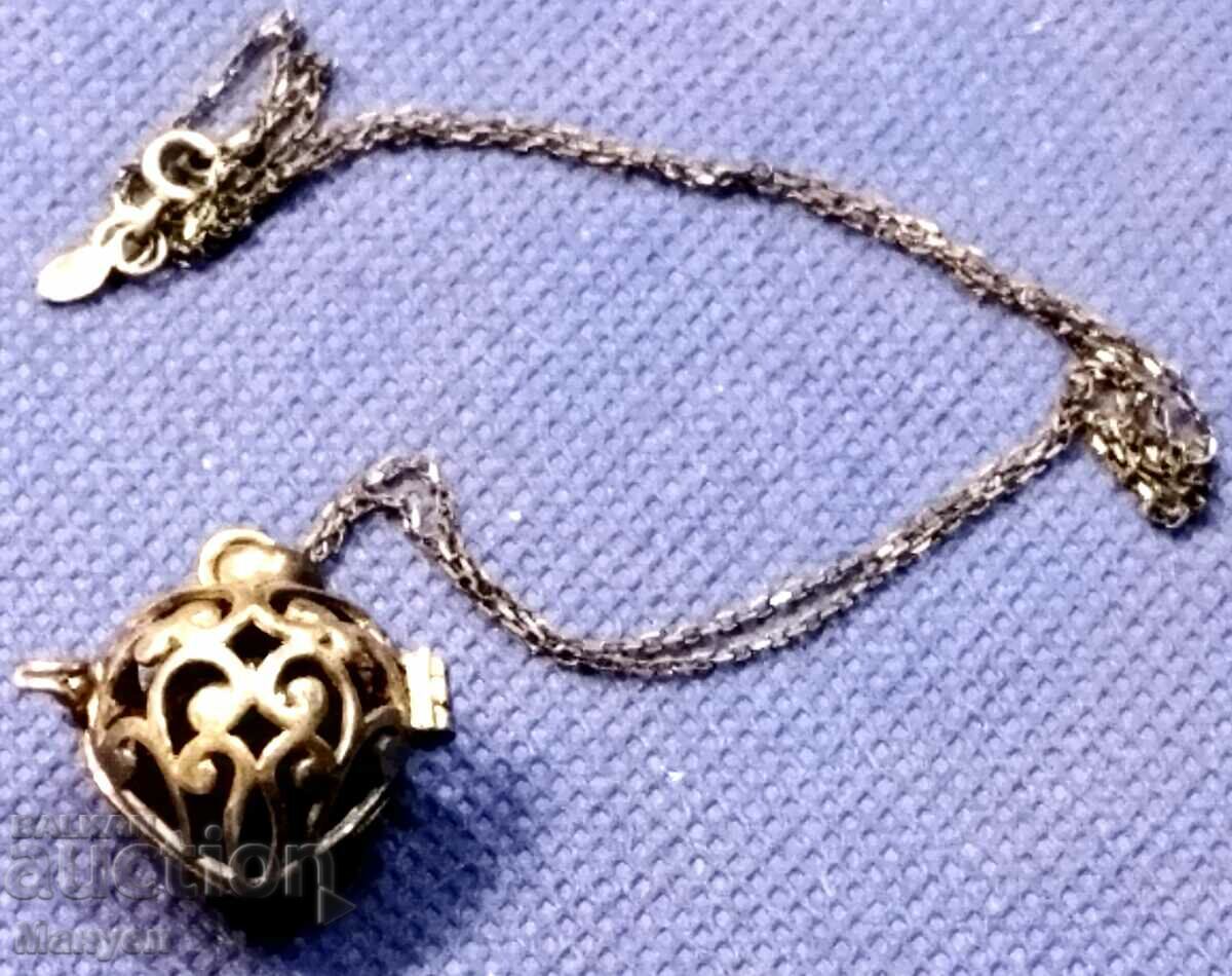 Auction  Old chain, chain, pendant necklace.