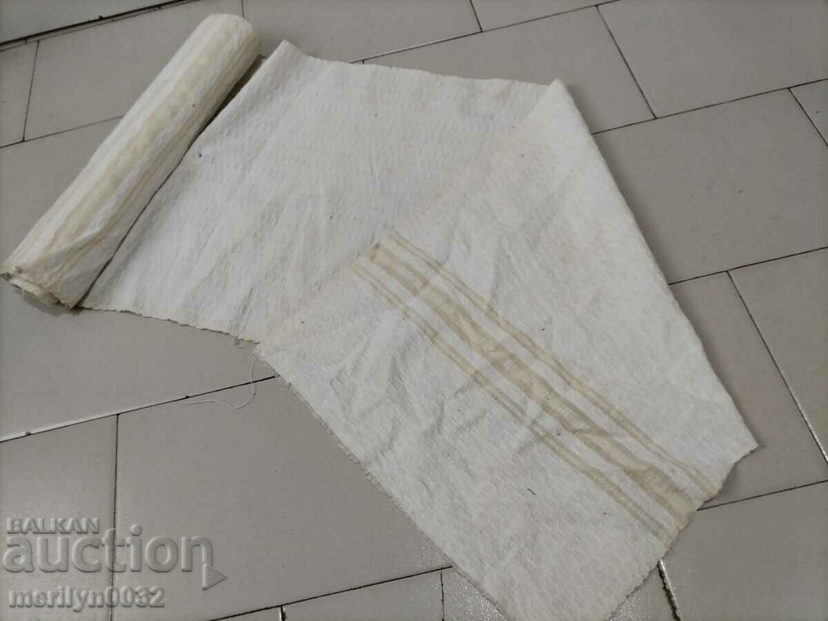 O rolă de material chenar țesut manual cu preț 89.00 BGN | € 45.50 O rolă de material chenar țesut manual cu preț 89.00 BGN | € 45.50