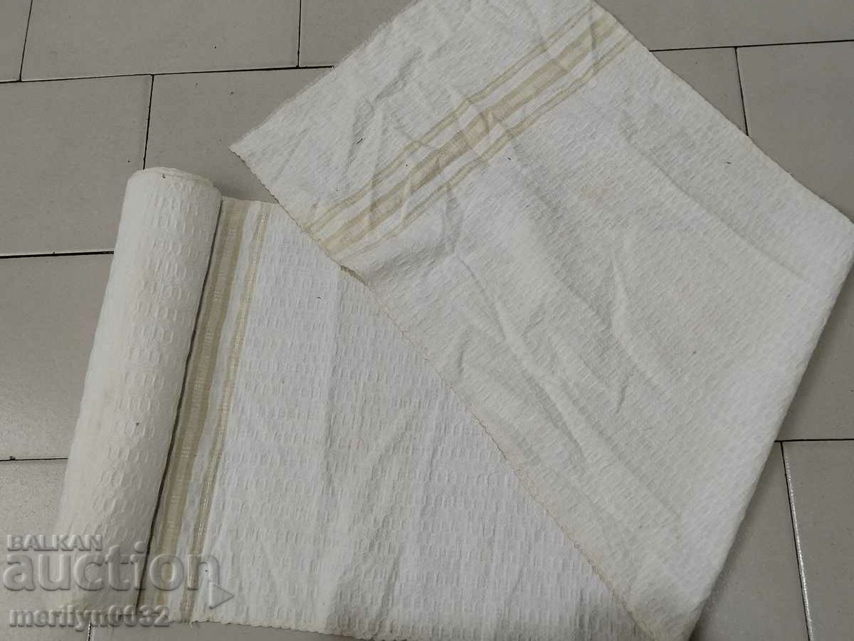 Licitație O rolă de material chenar țesut manual Licitație O rolă de material chenar țesut manual