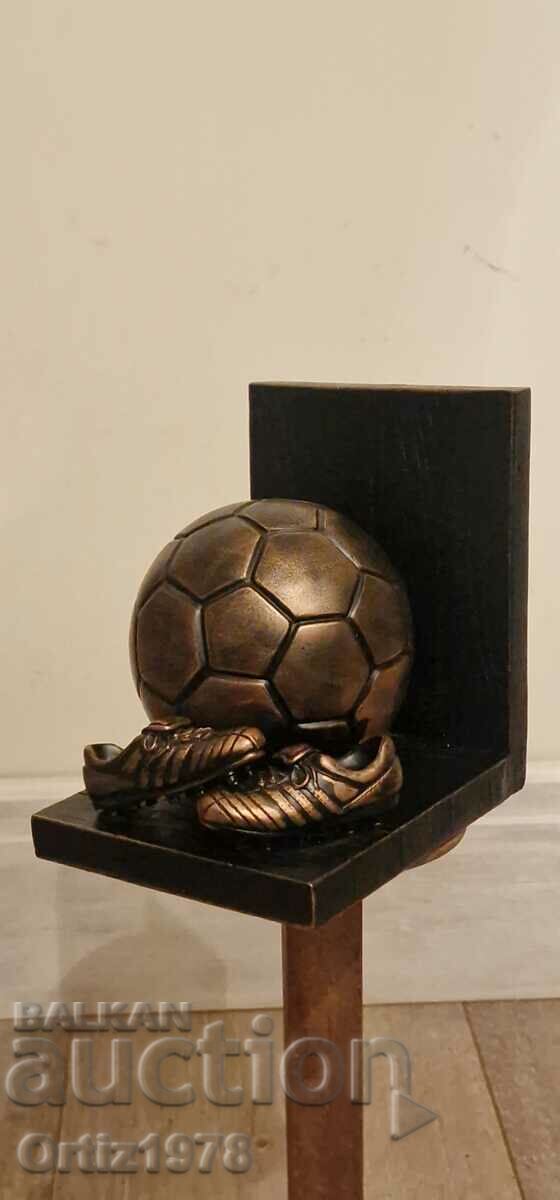 Delivery of Massive book stopper, 742g - The Golden Ball. Delivery of Massive book stopper, 742g - The Golden Ball.