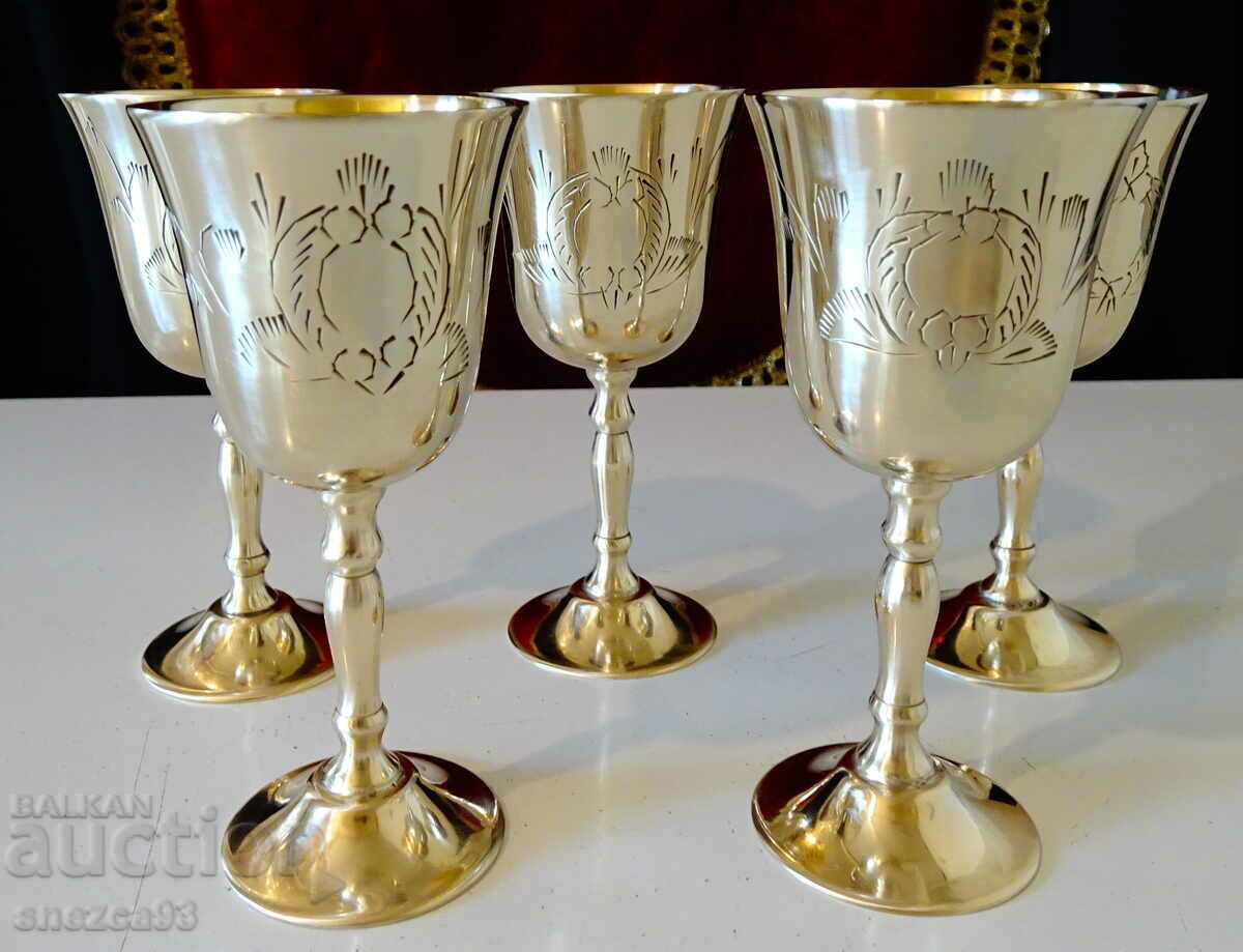Delivery of English bronze cups, 5 pcs., baroque ornaments. Delivery of English bronze cups, 5 pcs., baroque ornaments.