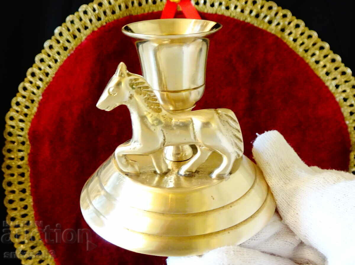 Χάλκινο κηροπήγιο με φιγούρα αλόγου, αγαλματίδιο αλόγου. Χάλκινο κηροπήγιο με φιγούρα αλόγου, αγαλματίδιο αλόγου.