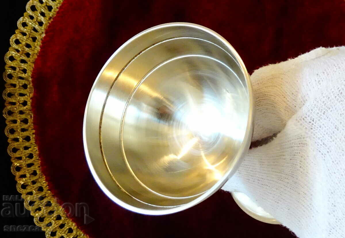 Antique silver-plated cup on a stand, bronze with price 36.00 BGN | € 18.41 Antique silver-plated cup on a stand, bronze with price 36.00 BGN | € 18.41