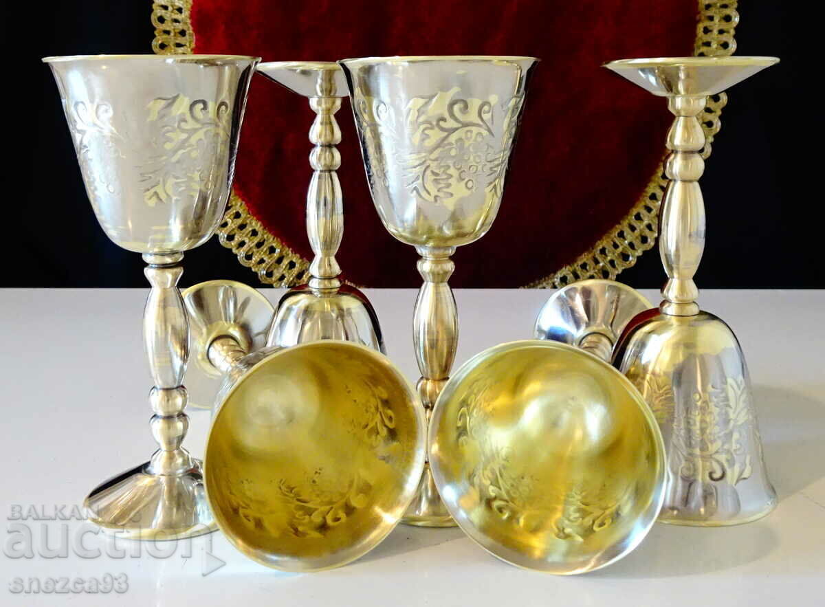 Delivery of Bronze rakia glasses, on a stand, vines, grapes Delivery of Bronze rakia glasses, on a stand, vines, grapes