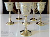 Cești de bronz pentru rachiu, pe picior, viță de vie, struguri