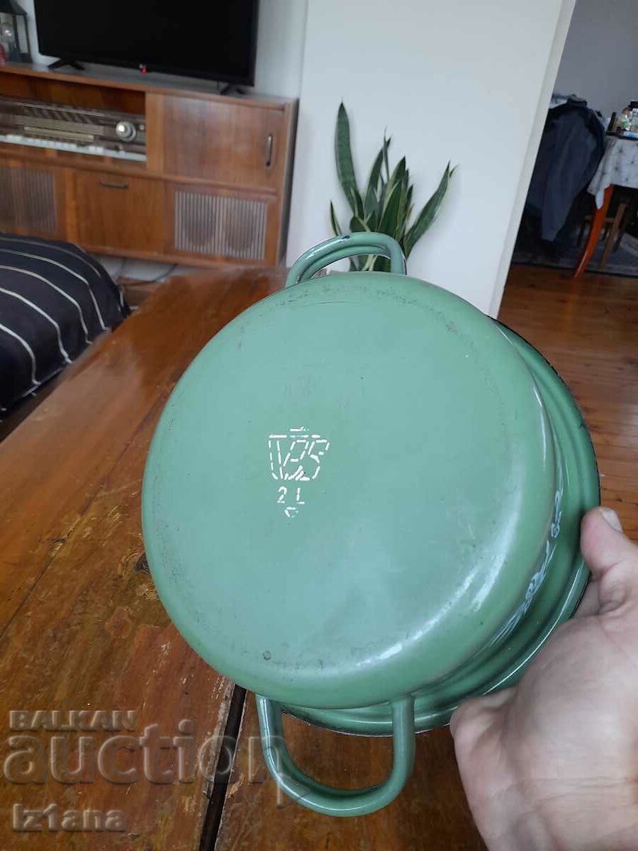 Auction Old enamel pot Auction Old enamel pot
