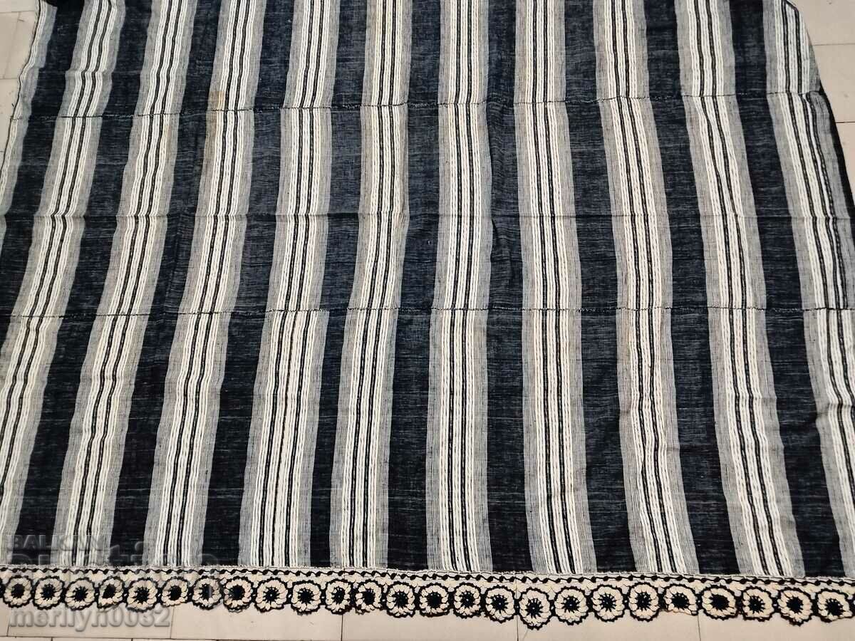 Cearșaf de pat vechi țesut manual, cu broderie din dantelă cu preț 165.00 BGN | € 84.36 Cearșaf de pat vechi țesut manual, cu broderie din dantelă cu preț 165.00 BGN | € 84.36