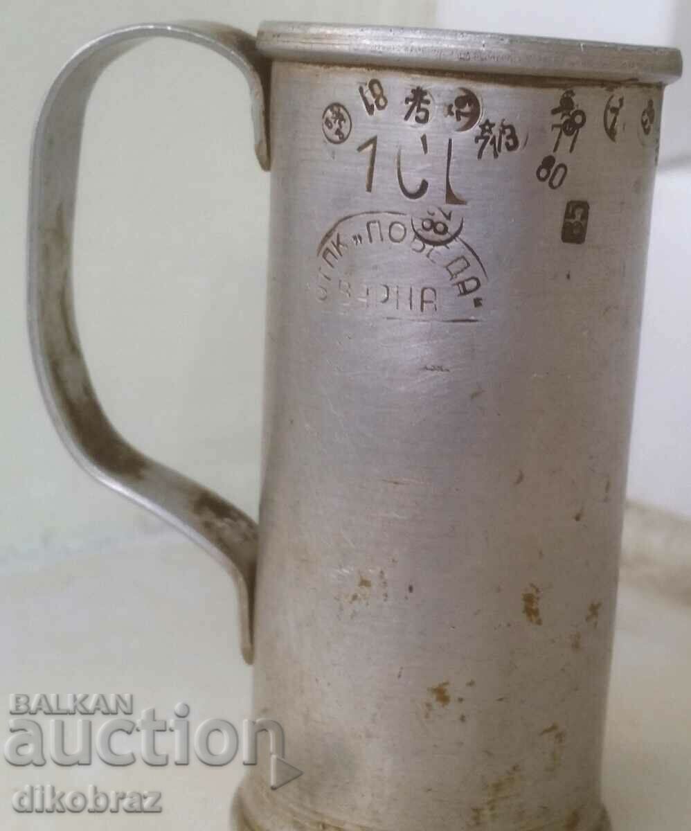 Sticlă de măsurat pub metalică - TPK POBEDA Varna 2 buc cu preț 50.00 BGN | € 25.56 Sticlă de măsurat pub metalică - TPK POBEDA Varna 2 buc cu preț 50.00 BGN | € 25.56