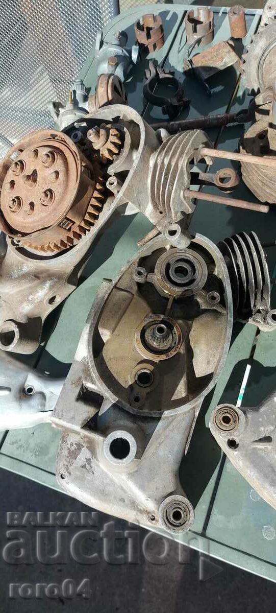 SIMSON SR - SIMSON SR cu preț 370.00 BGN | € 189.18