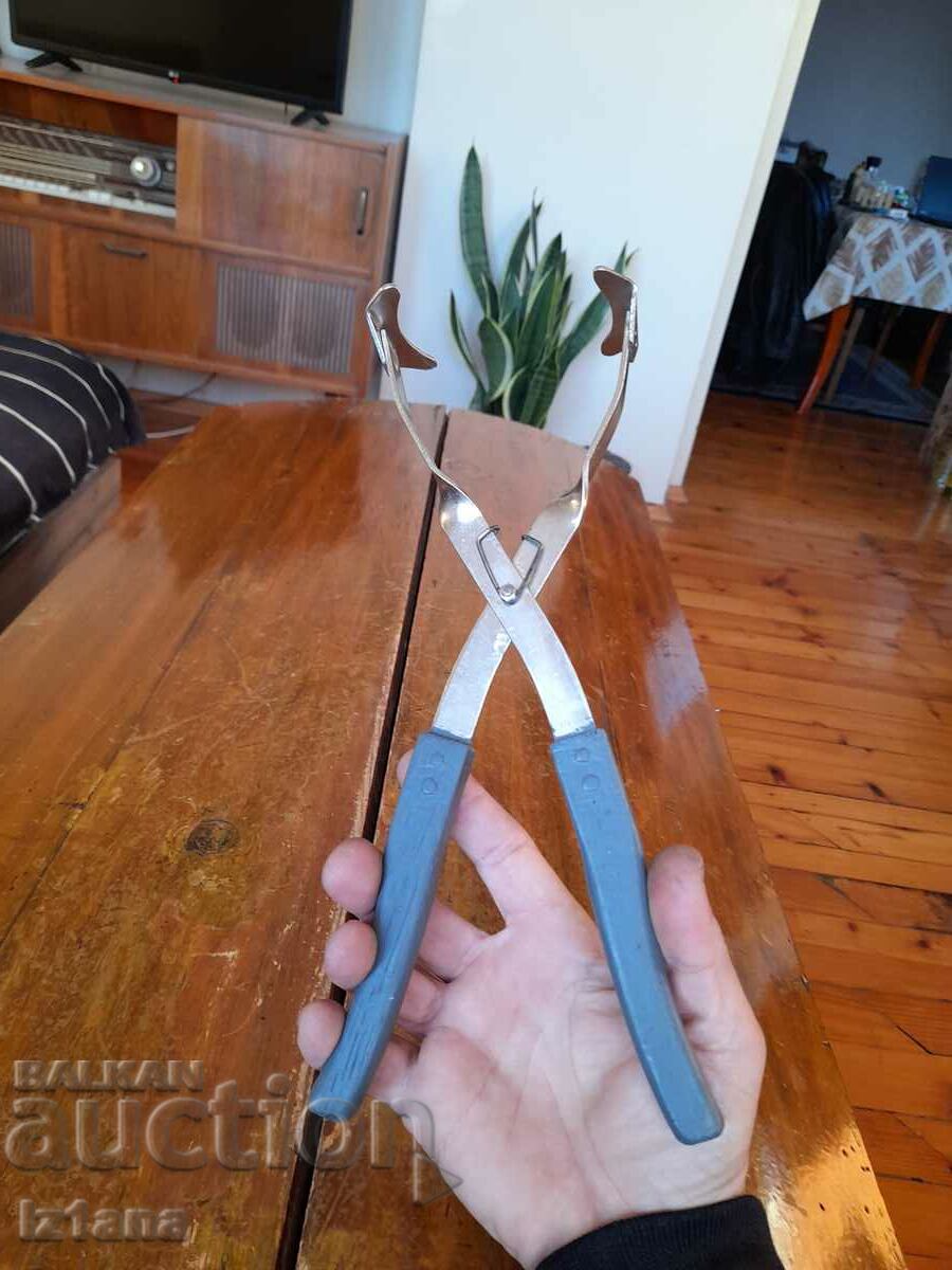 Old tongs, a device for removing jars with price 32.00 BGN | € 16.36 Old tongs, a device for removing jars with price 32.00 BGN | € 16.36