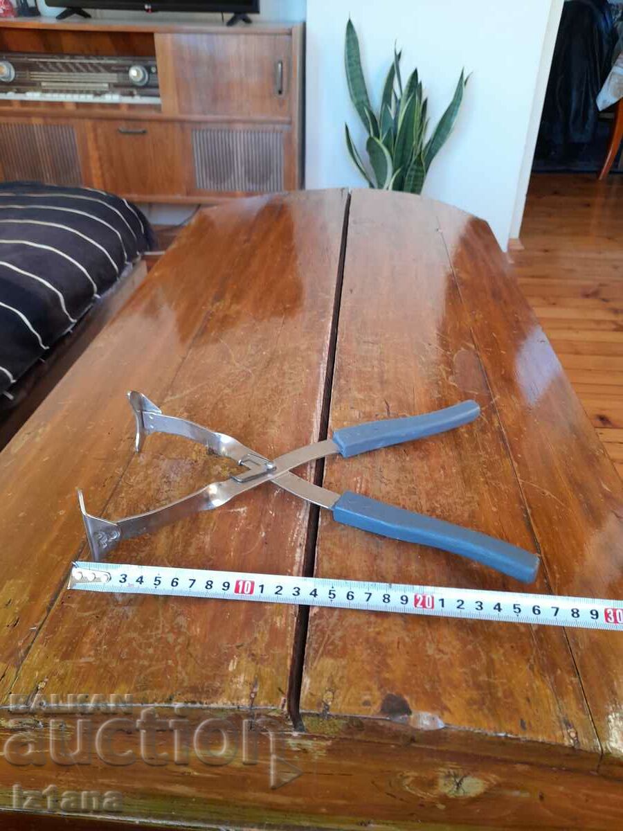 Delivery of Old tongs, a device for removing jars Delivery of Old tongs, a device for removing jars