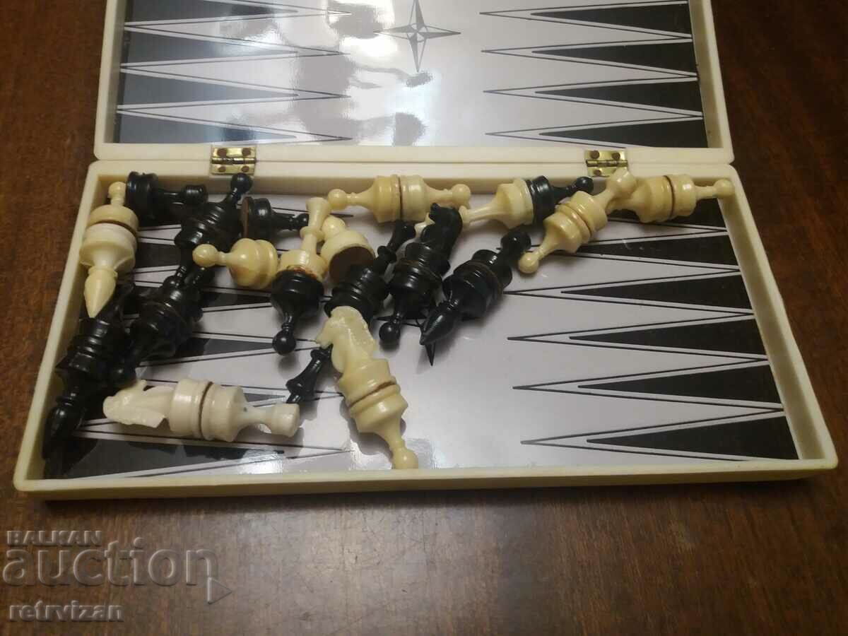 Магнитен Шах с цена 30.00 лв. | € 15.34 Магнитен Шах с цена 30.00 лв. | € 15.34