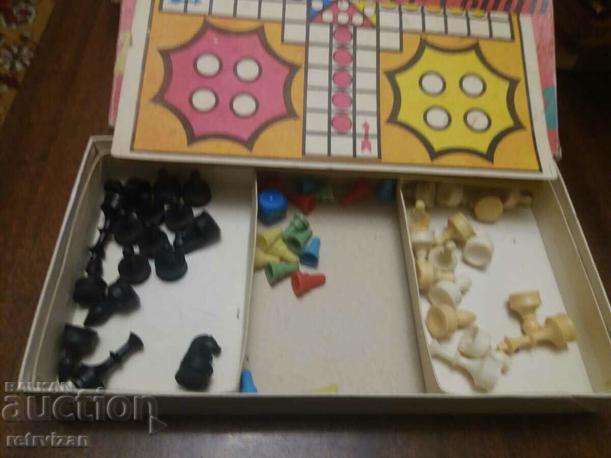 Σκάκι και μην θυμώνεις άνθρωπε-11 με τιμή 15.00 BGN | € 7.67 Σκάκι και μην θυμώνεις άνθρωπε-11 με τιμή 15.00 BGN | € 7.67