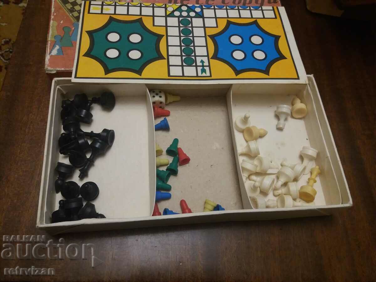 Шах и не се сърди човече-12 с цена 10.00 лв. | € 5.11 Шах и не се сърди човече-12 с цена 10.00 лв. | € 5.11