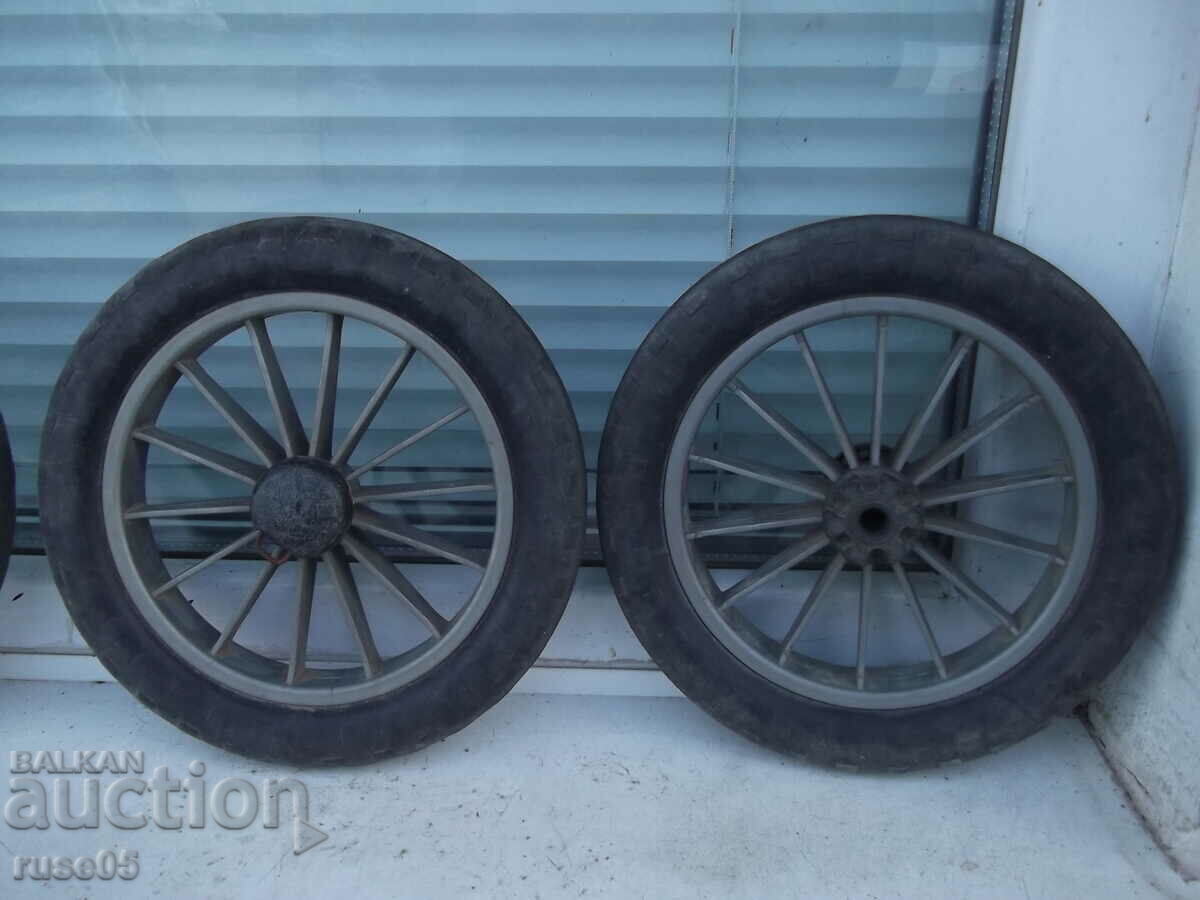 Πολλά 4 τροχούς καροτσιού με τιμή 10.00 BGN | € 5.11 Πολλά 4 τροχούς καροτσιού με τιμή 10.00 BGN | € 5.11