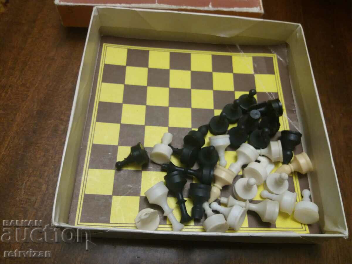 Шах -40 с цена 6.00 лв. | € 3.07 Шах -40 с цена 6.00 лв. | € 3.07