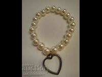 Bracelet with pearls and heart