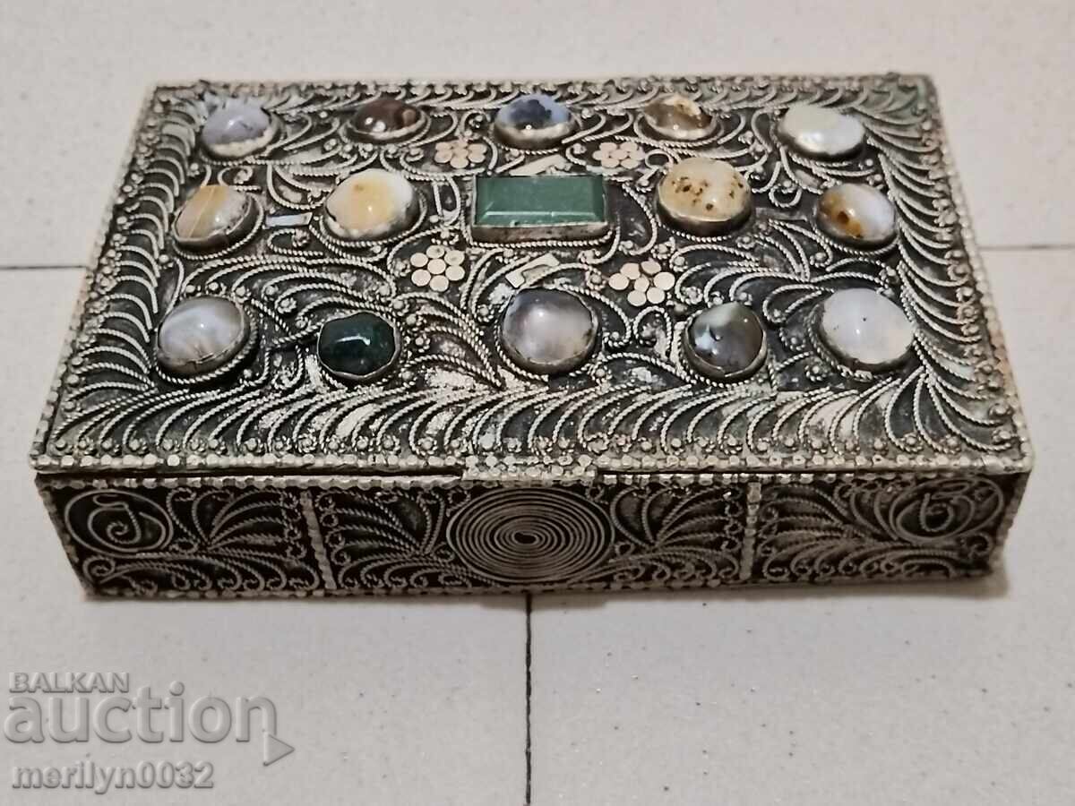 Άριστη δεξιοτεχνία σε κοκκοποίηση φιλιγκράν κουτί κοσμημάτων με τιμή 133.00 BGN | € 68.00