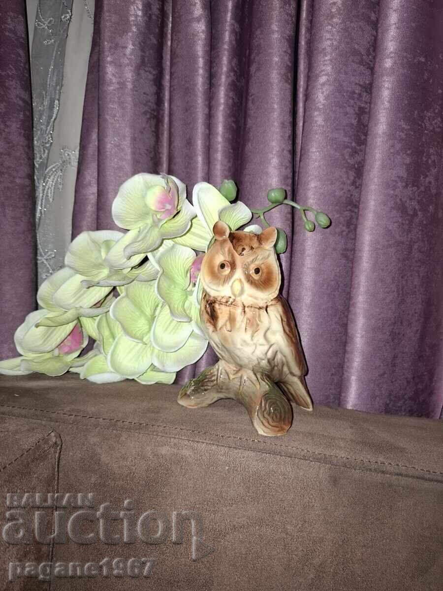 Auction Large porcelain owl Auction Large porcelain owl