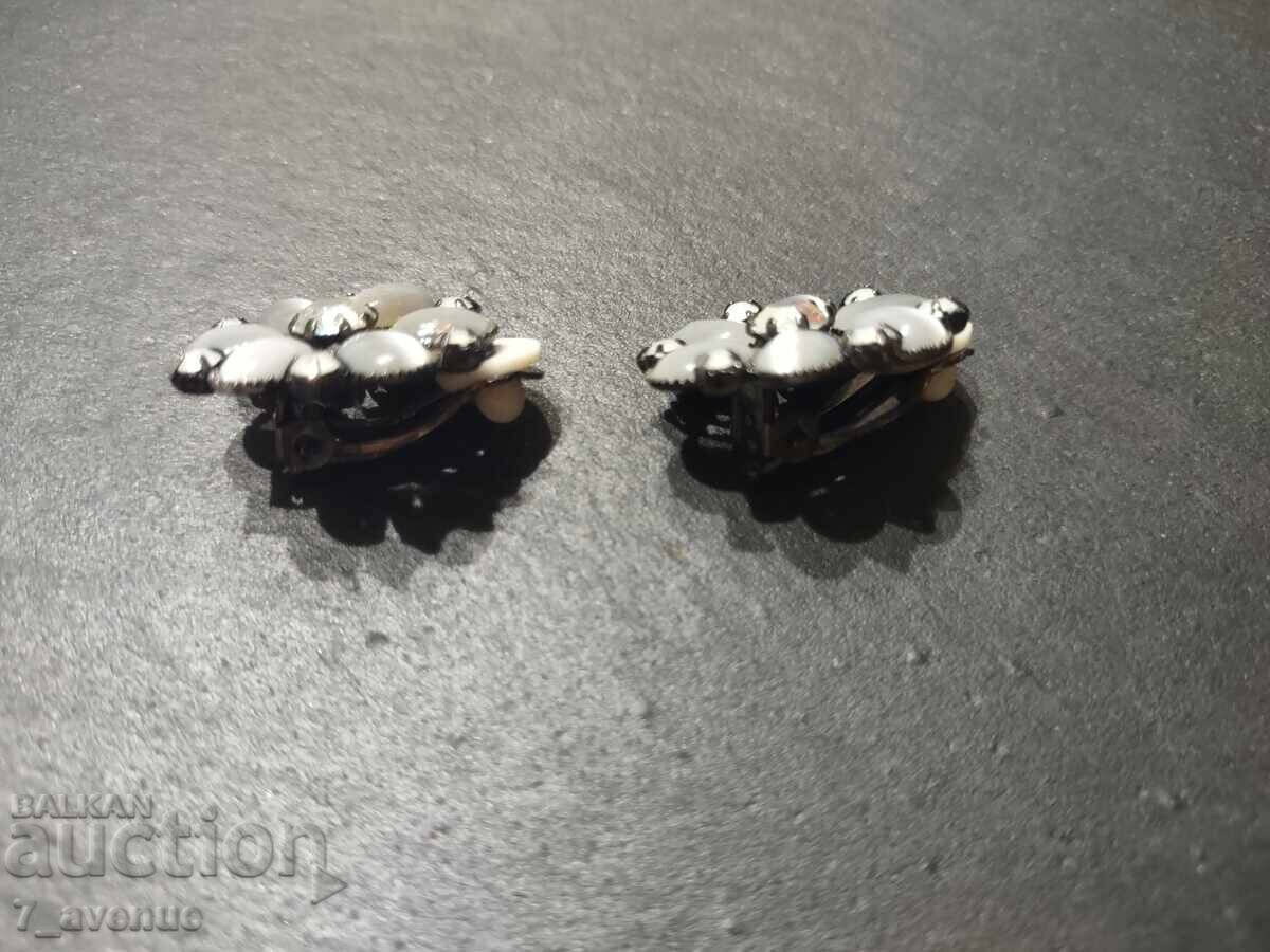 Clip on earrings, flowers, flower, 20 MM diameter 12.12.24 with price 29.00 BGN | € 14.83