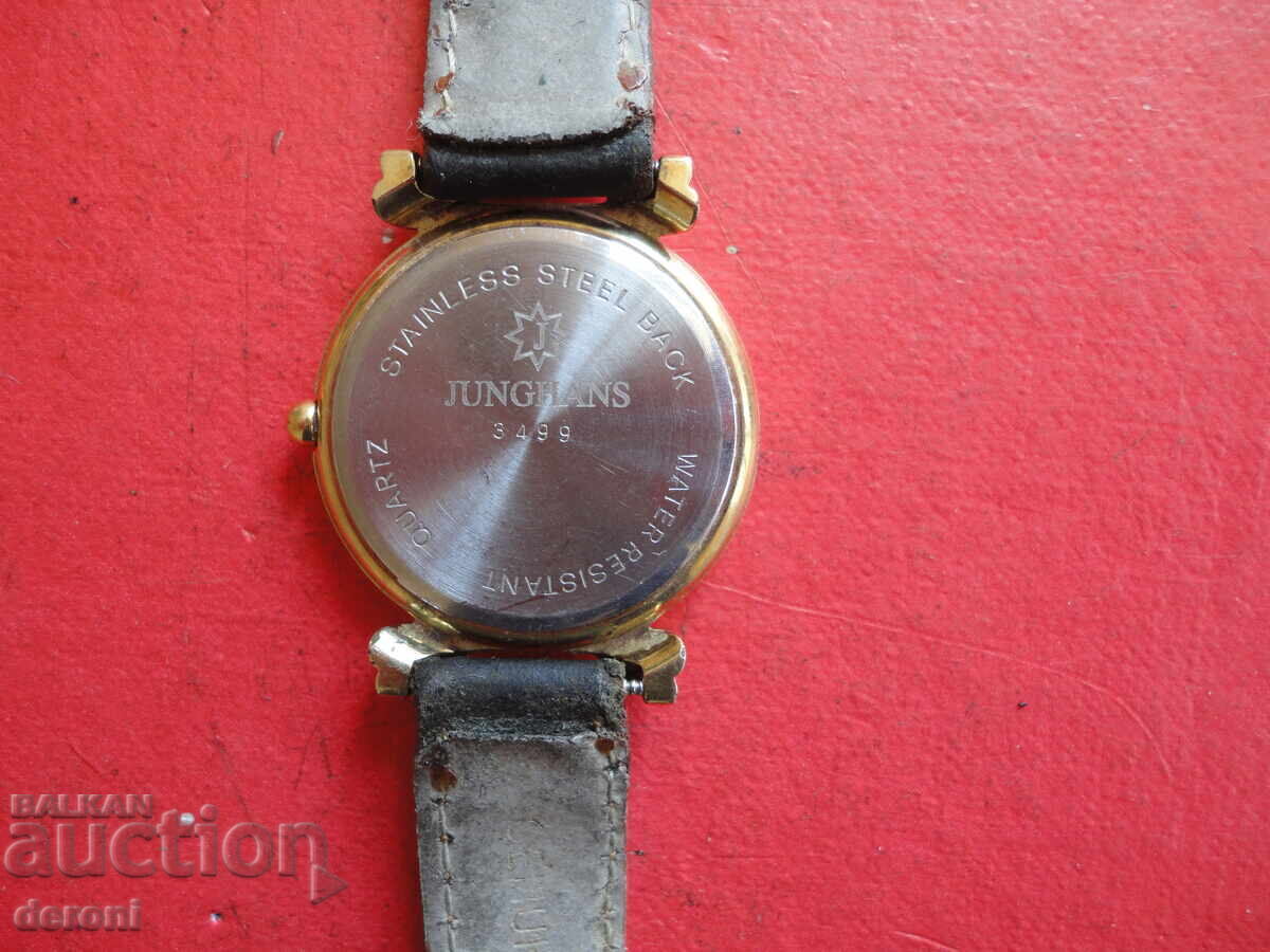 Delivery of Gold-plated German watch Junghans Quartz 3 Delivery of Gold-plated German watch Junghans Quartz 3