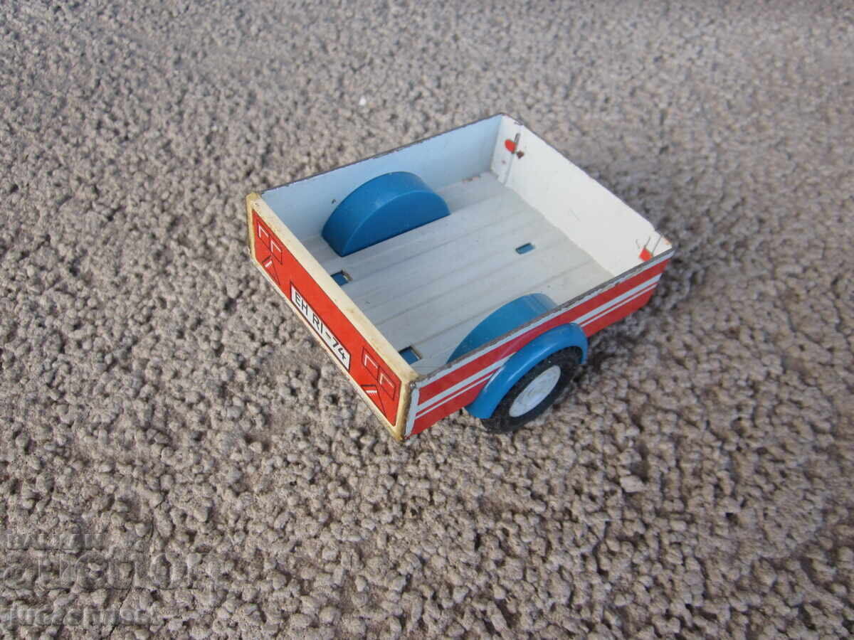 Παράδοση μεταλλικό τρέιλερ για ένα παλιό γερμανικό καροτσάκι παιχνιδιών EHRI