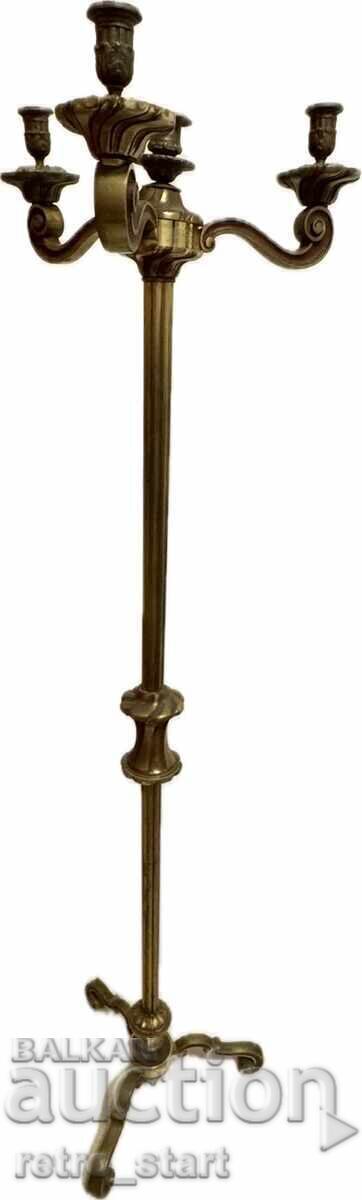 Licitație Sfeșnic mare din alamă. Citiți descrierea! Licitație Sfeșnic mare din alamă. Citiți descrierea!