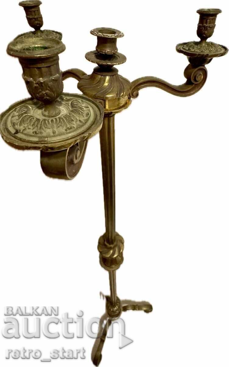 Sfeșnic mare din alamă. Citiți descrierea! Sfeșnic mare din alamă. Citiți descrierea!