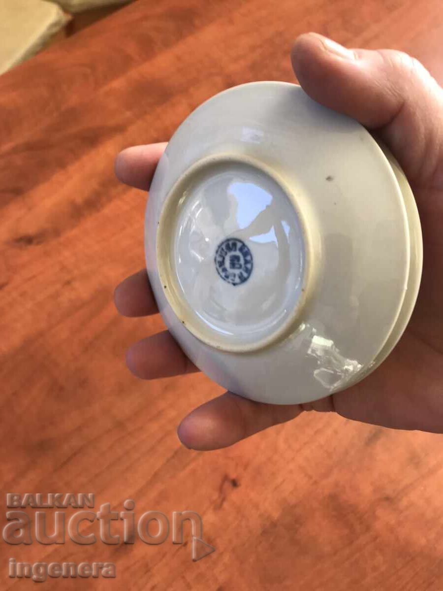 PORCELAIN PLATE SAUCERS 2 PCS. - 5 PORCELAIN PLATE SAUCERS 2 PCS. - 5