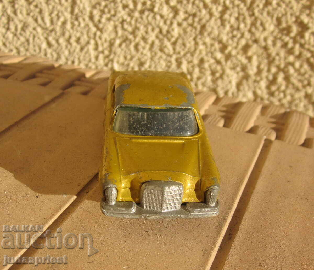 Bulgarian Mercedes 300 SE matchbox BULGARIA stroller