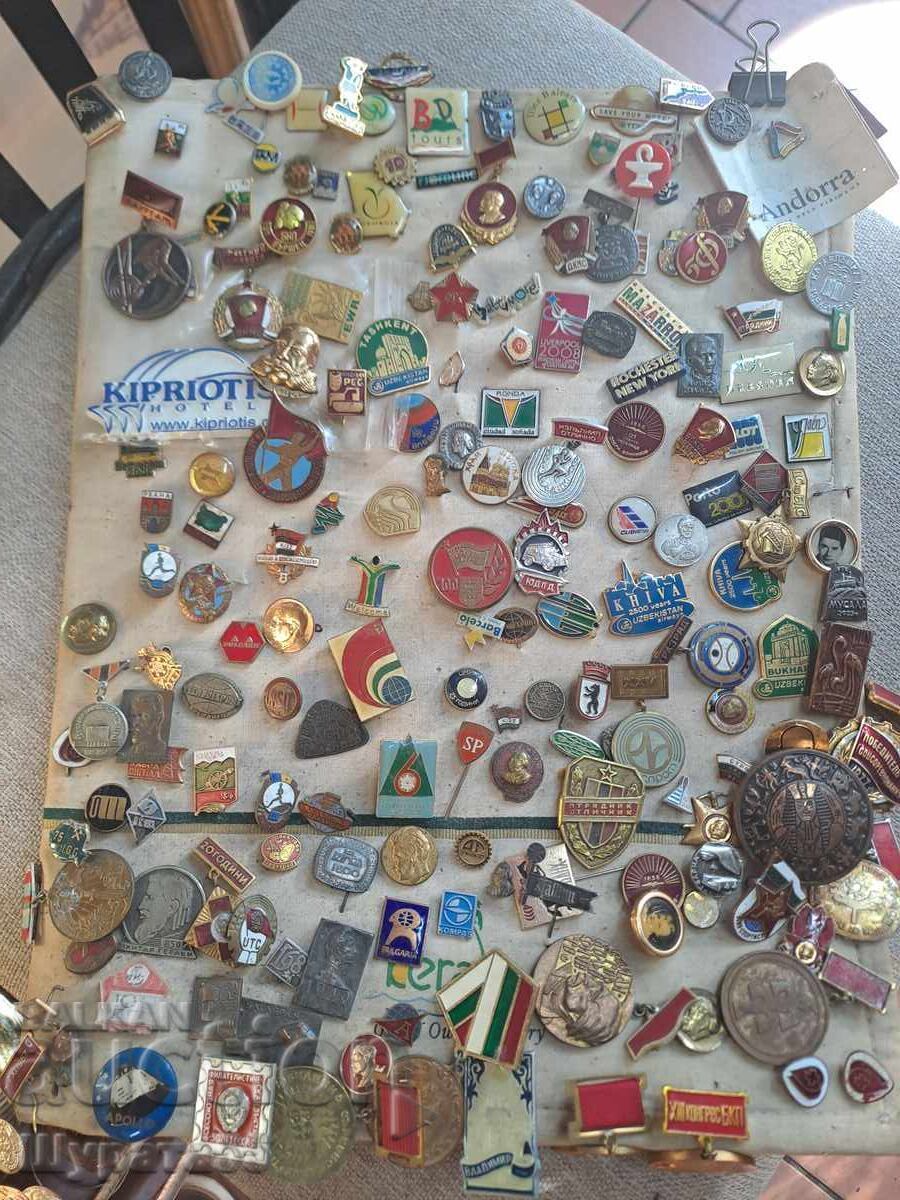 Auction  200pcs old badges 2lv. Quantity