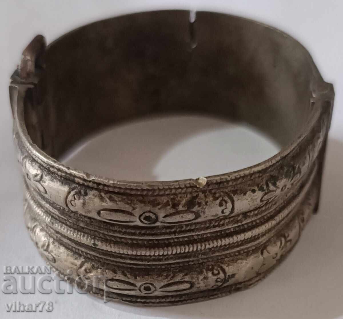 Delivery of old bracelet