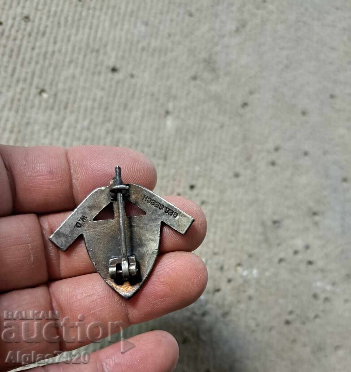 Delivery of Silver-plated Wehrmacht badge with swastika Delivery of Silver-plated Wehrmacht badge with swastika