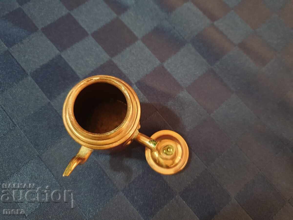 Delivery of Miniature copper kettle