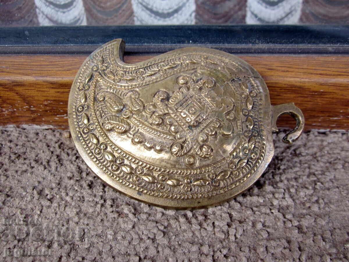 Auction antique Bulgarian Renaissance bronze half of the buckle Auction antique Bulgarian Renaissance bronze half of the buckle