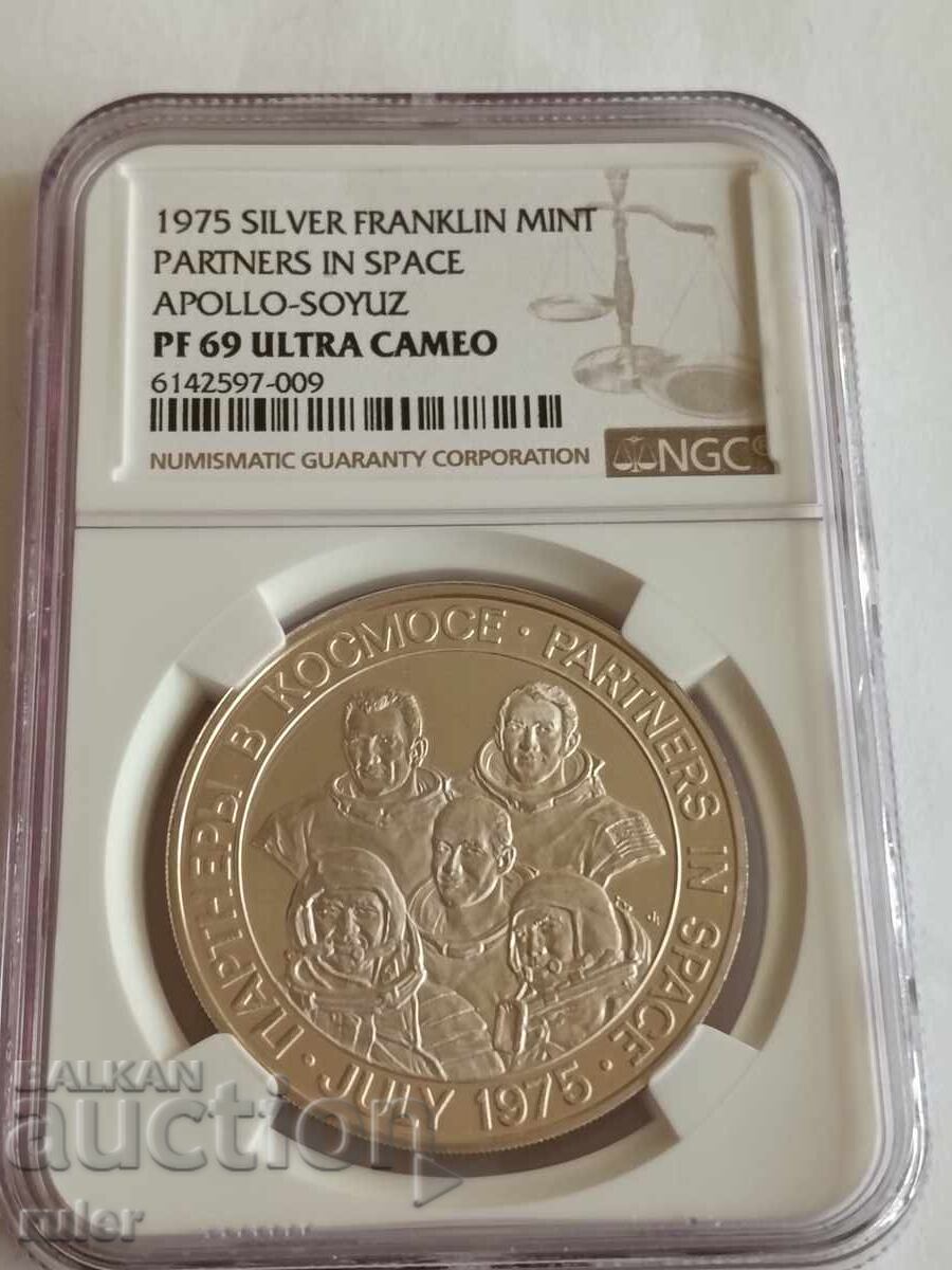 USA 1975 Silver Medal NGC PF 69 ULTRA CAMEO