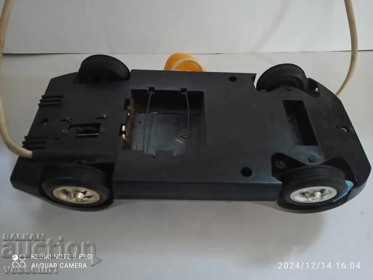 Παράδοση Παλιό ρωσικό καρότσι Norma αυτοκινήτου με τηλεχειριστήριο Norma