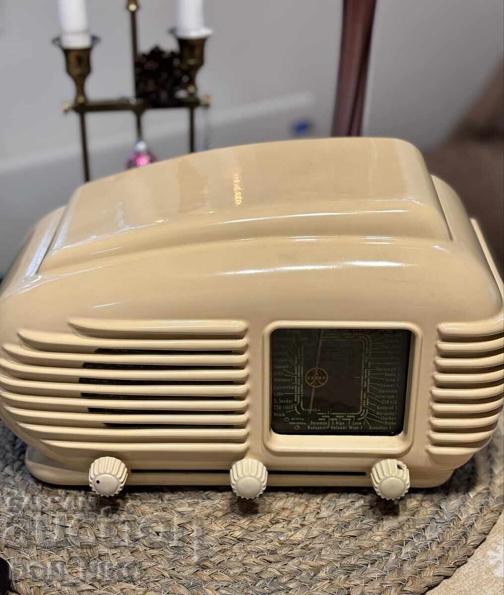 Bakelite Radio TESLA TALISMAN 1950