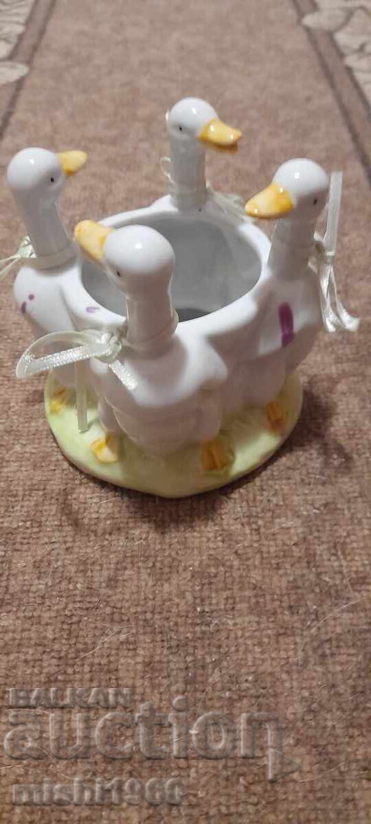 Beautiful pot with ducklings Beautiful pot with ducklings