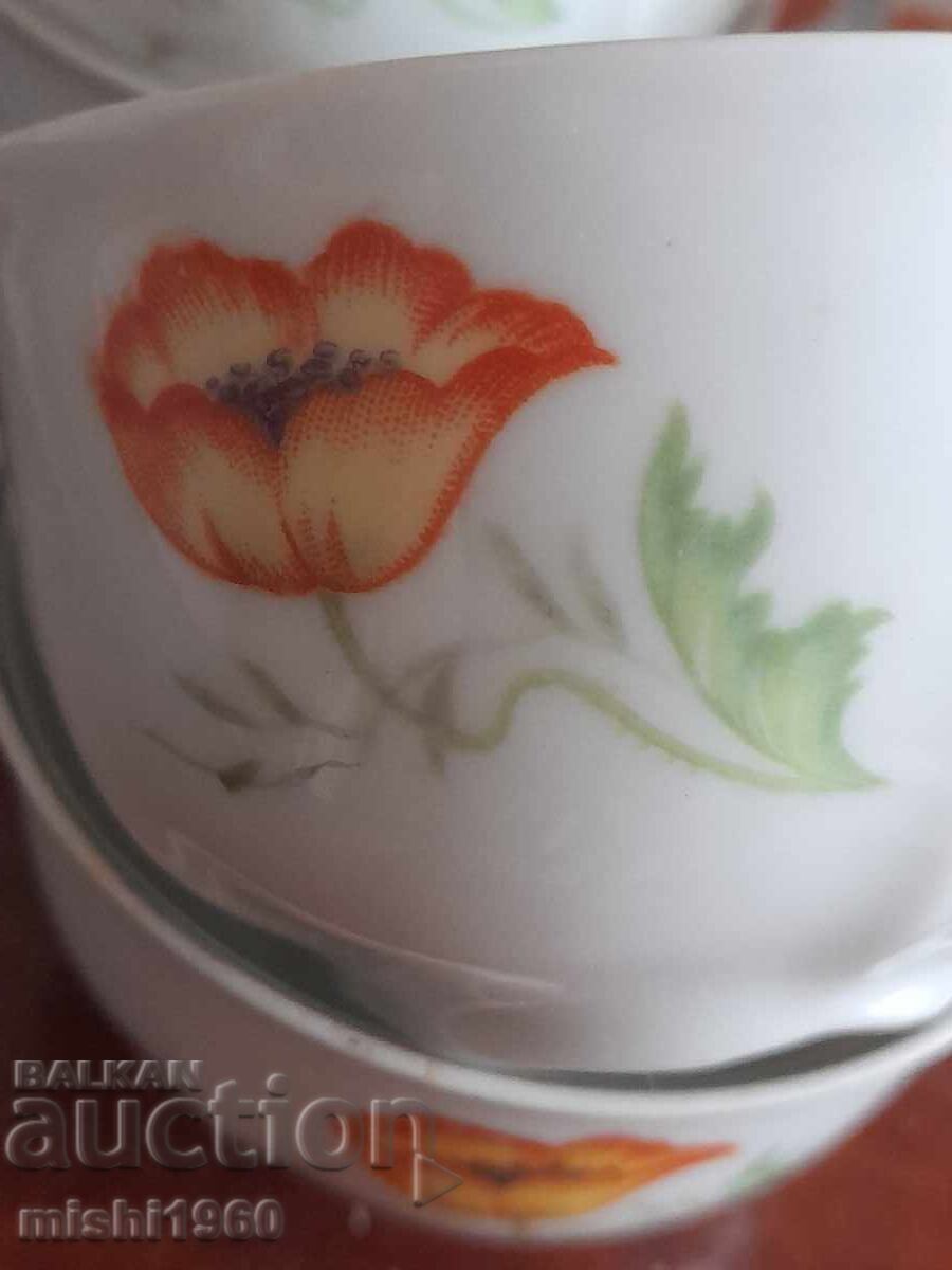 Delivery of Set of cups Delivery of Set of cups