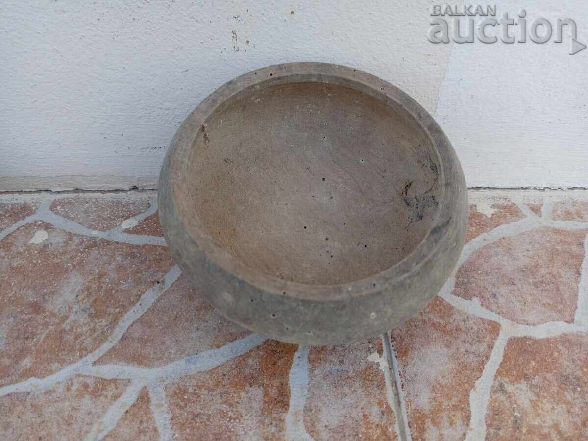 antique wooden bowl kopanka with price 21.00 BGN | € 10.74 antique wooden bowl kopanka with price 21.00 BGN | € 10.74