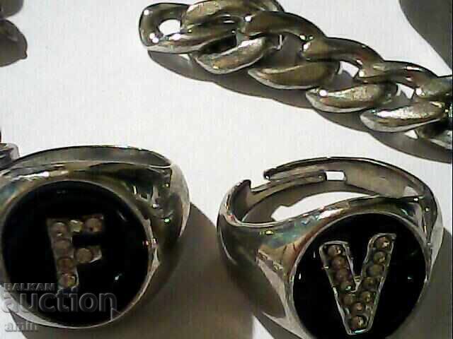 lot 7br rings and bracelet with price 20.00 BGN | € 10.23