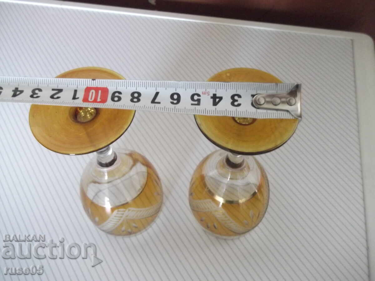 Auction Lot of 2 glasses for alcoholic beverages - 1 Auction Lot of 2 glasses for alcoholic beverages - 1