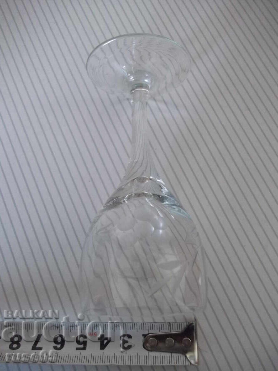 Delivery of Alcoholic beverage glass - 1 Delivery of Alcoholic beverage glass - 1